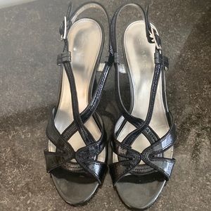 Patent leather strapping wedge heels